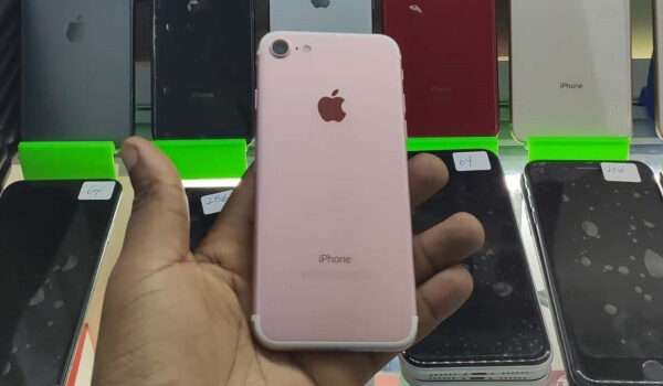 Apple iPhone 7 pink back