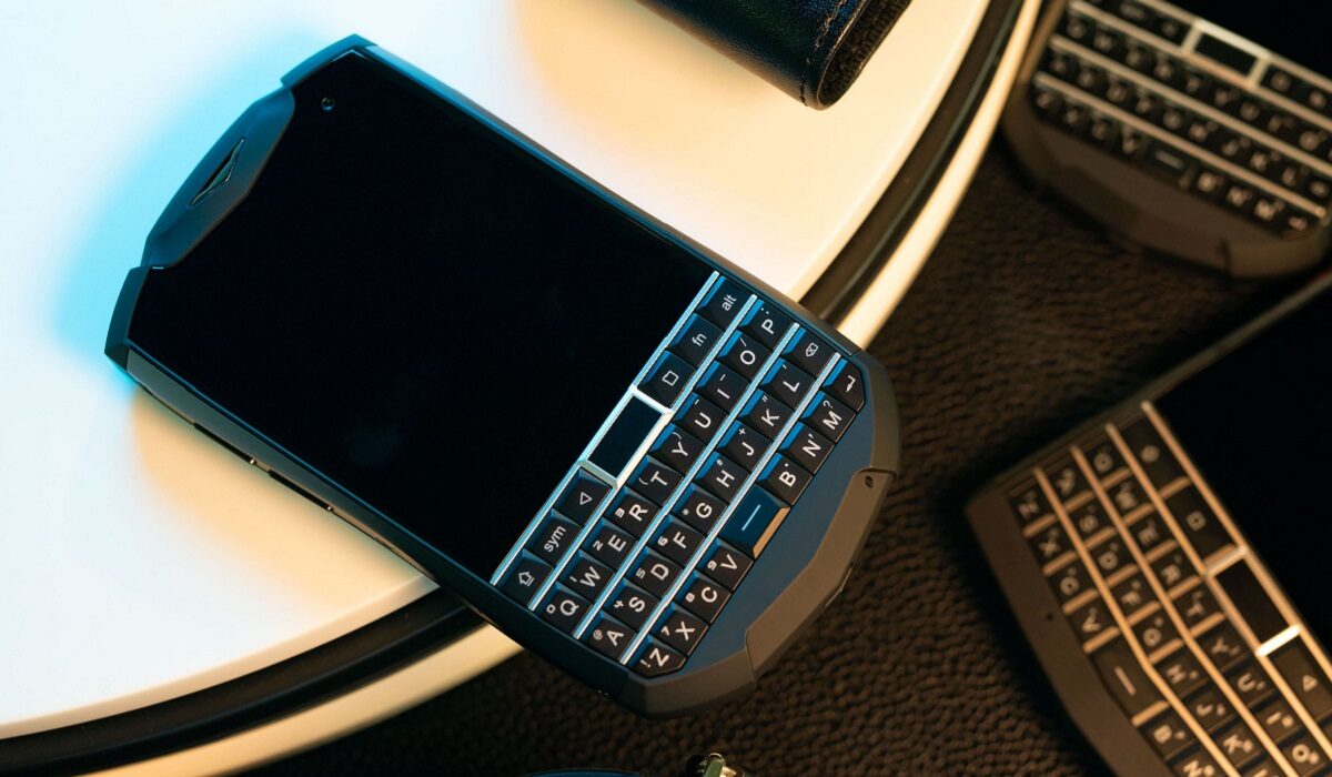 Unihertz Titan QWERTY keyboard phone - Hardware QWERTY On Mobile Is Alive, And Not Going Away Soon
