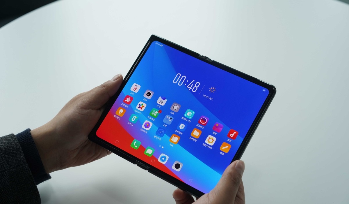 Oppo foldable device