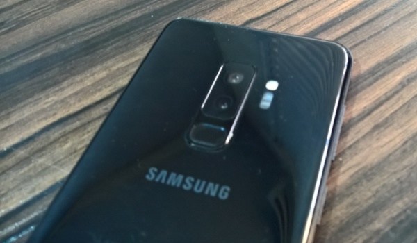 samsung galaxy s9 plus review - camera fingerprint scanner