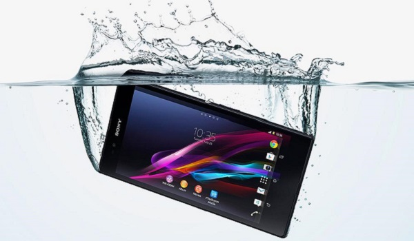 Sony Xperia ZR - Waterproof smartphone: Your phone got dunked in water? Here’s what to do
