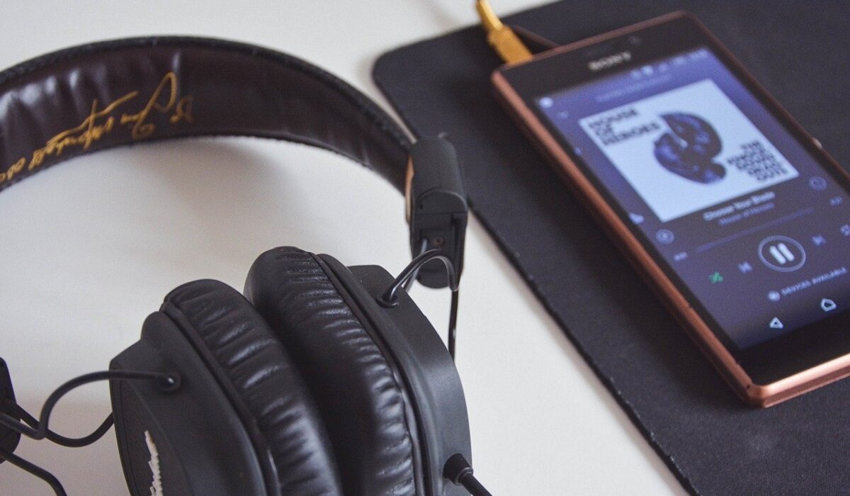 The 8 Best Audio Mixer Apps to mix your own music 