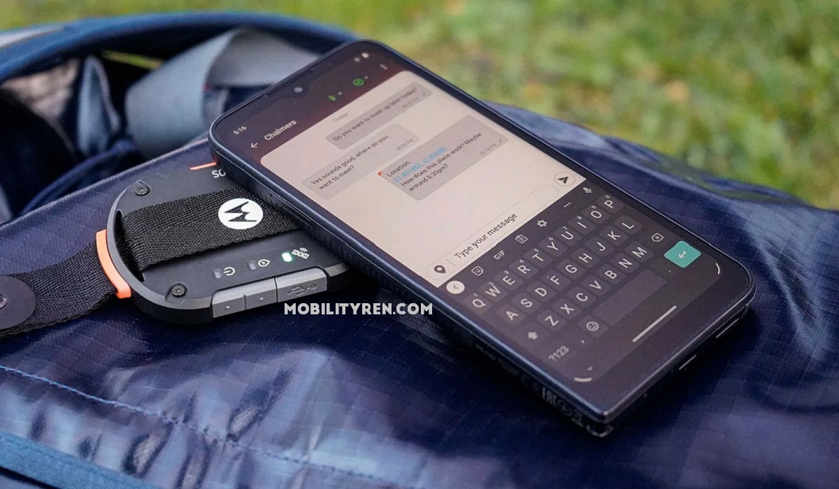 Motorola Defy Satellite Link adds 2-way satellite messaging to any smartphone