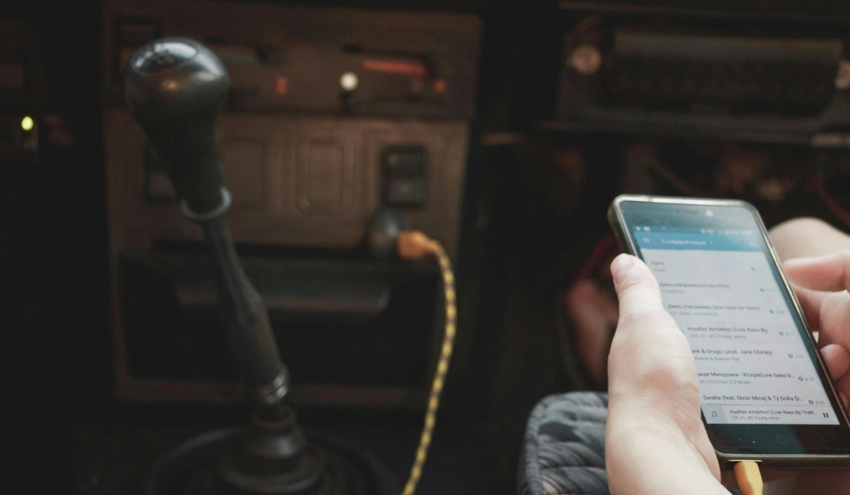 charging your phone from a car auxiliary power outlet