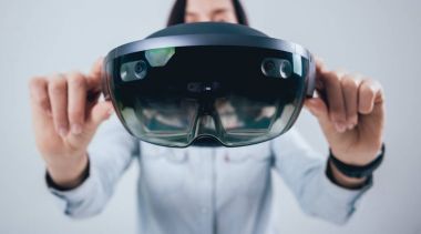 Microsoft HoloLens 2